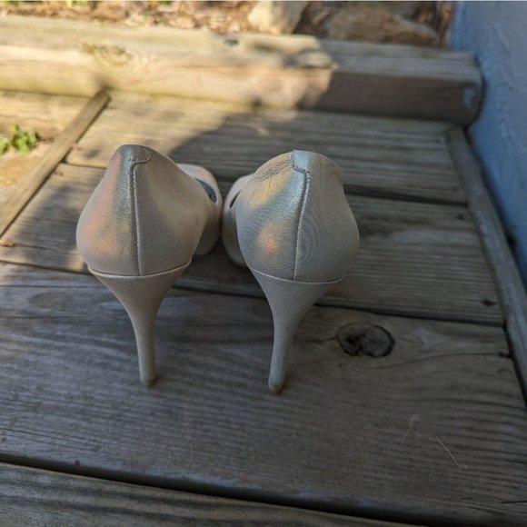 Jessica Simpson Metallic Gold Peep Toe Heels Women's Size 8.5 - Picture 3 of 7